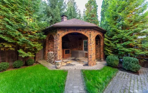 3-этажный таунхаус 293 м² с отделкой