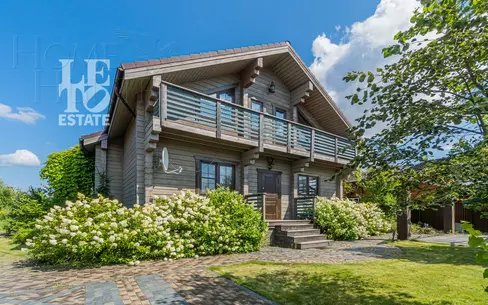 2-этажный коттедж 229.5 м² с отделкой