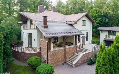 2-этажный коттедж 600 м² с отделкой