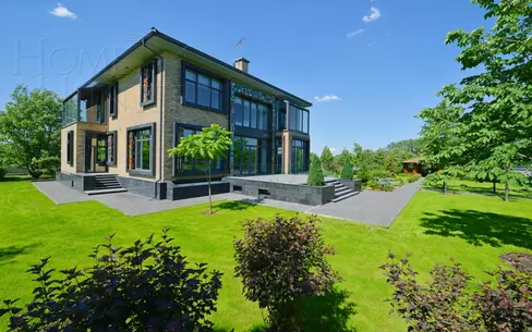 2-этажный коттедж 750 м² с отделкой