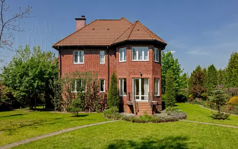 2-этажный коттедж 350 м² с отделкой