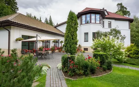 2-этажный коттедж 880 м² с отделкой
