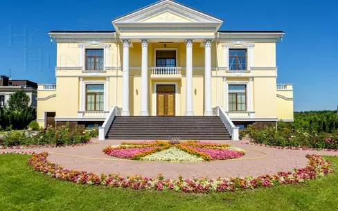 2-этажный коттедж 3 000 м² с отделкой