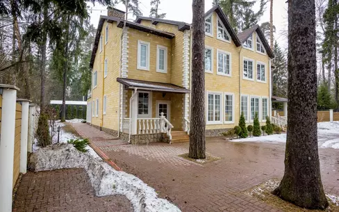 2-этажный таунхаус 385 м² с отделкой