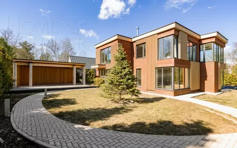 2-этажный коттедж 320 м² с отделкой