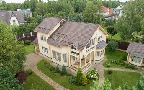 2-этажный коттедж 250 м² с отделкой