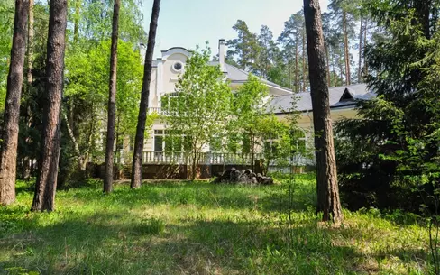 2-этажный коттедж 1 350 м² без отделки