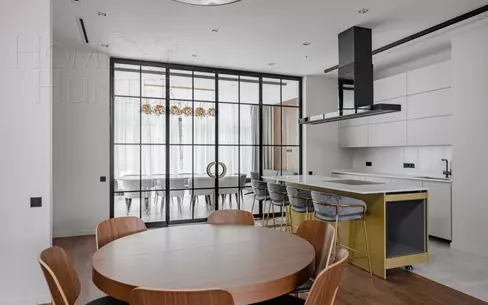 3-этажный таунхаус 945 м² с отделкой