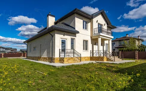2-этажный коттедж 310 м² с отделкой