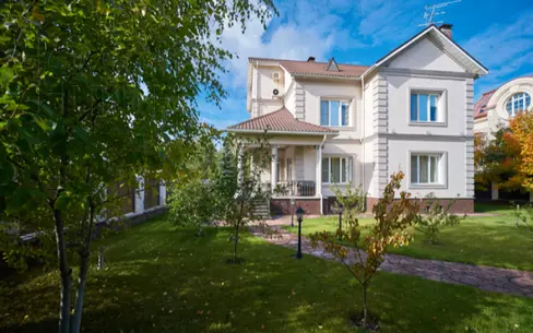 2-этажный коттедж 500 м² с отделкой