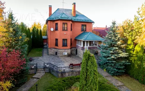 2-этажный коттедж 320 м² с отделкой
