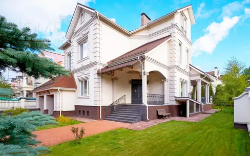 2-этажный коттедж 500 м² с отделкой