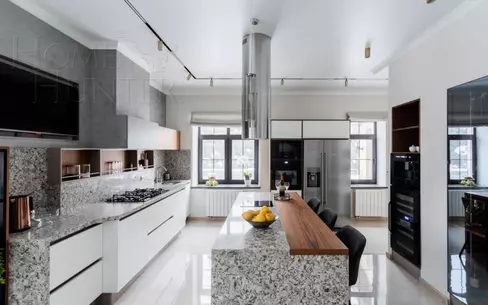 2-этажный коттедж 600 м² с отделкой