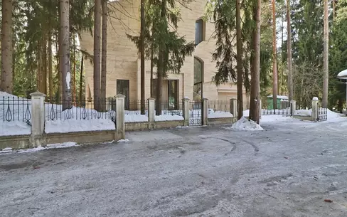 2-этажный коттедж 652 м² без отделки