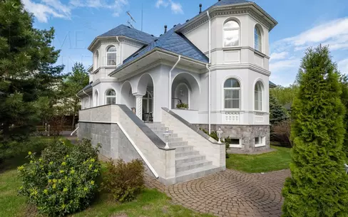2-этажный коттедж 500 м² с отделкой