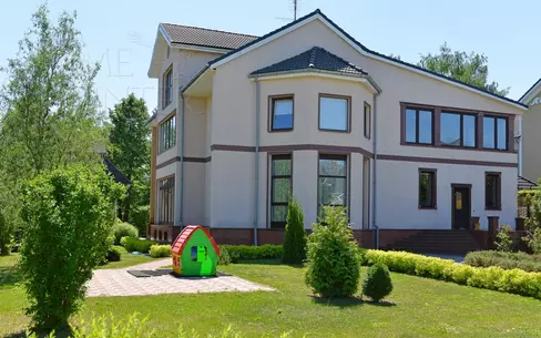 2-этажный коттедж 600 м² с отделкой