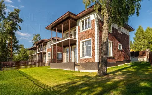 2-этажный коттедж 240 м² без отделки
