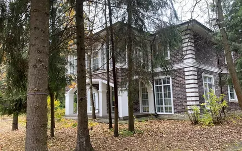2-этажный коттедж 688 м² с отделкой