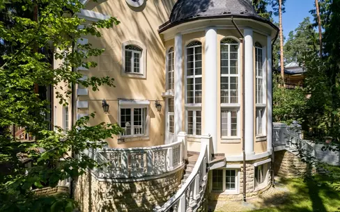 2-этажный коттедж 650 м² с отделкой