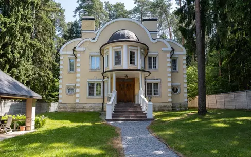 2-этажный коттедж 650 м² с отделкой