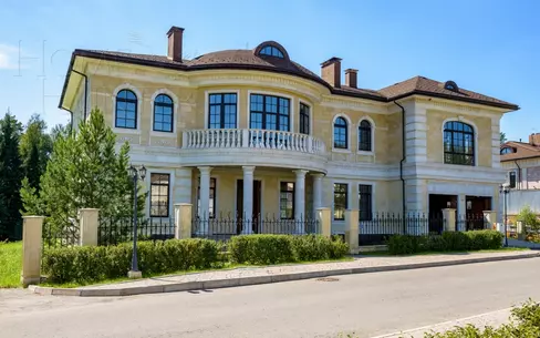 2-этажный коттедж 976 м² без отделки