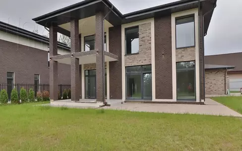 2-этажный коттедж 450 м² с отделкой
