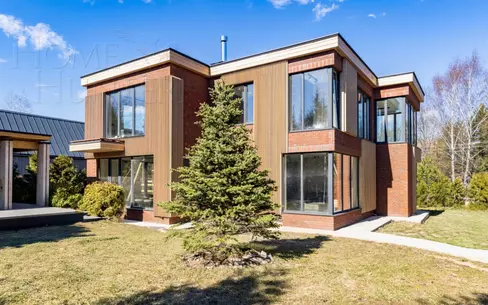 2-этажный коттедж 320 м² с отделкой