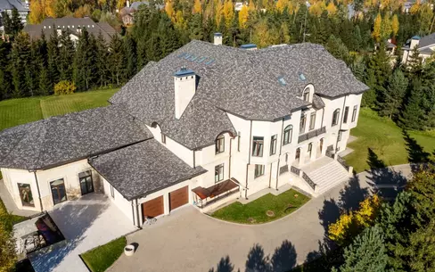 2-этажный коттедж 2 800 м² без отделки
