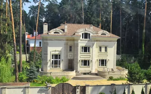 2-этажный коттедж 800 м² с отделкой