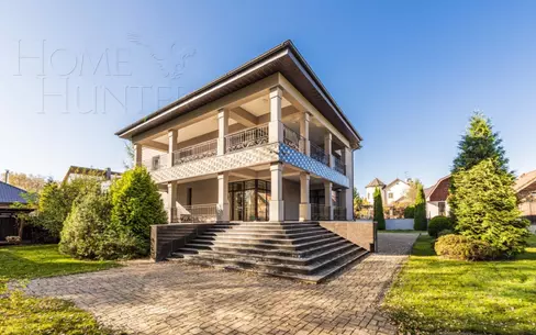 2-этажный коттедж 500 м² с отделкой