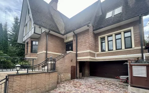 2-этажный коттедж 600 м² с отделкой