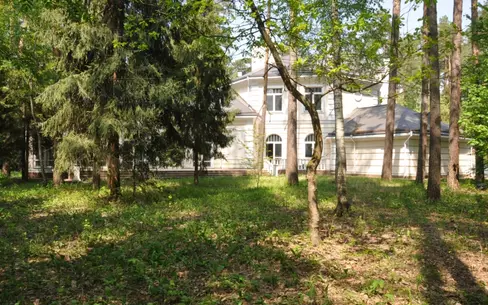 2-этажный коттедж 1 350 м² без отделки