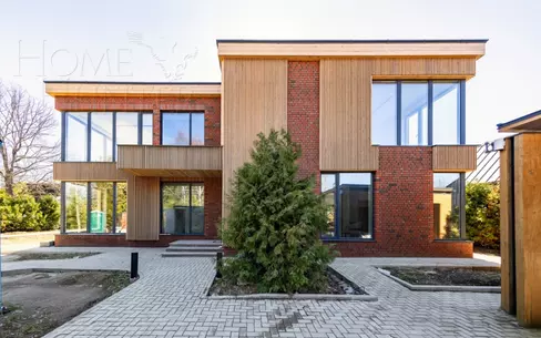 2-этажный коттедж 320 м² с отделкой