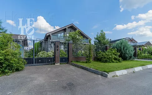 2-этажный коттедж 229.5 м² с отделкой