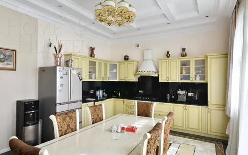 3-этажный коттедж 350 м² с отделкой