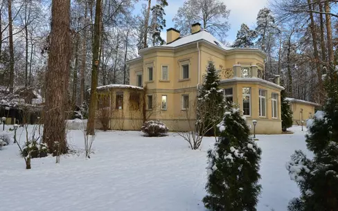 2-этажный коттедж 560 м² с отделкой