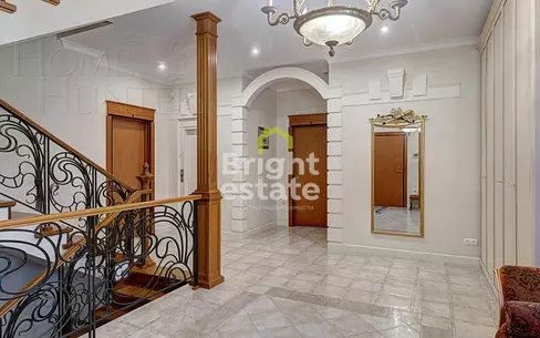2-этажный коттедж 782.7 м² с отделкой