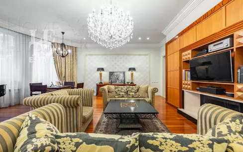 2-этажный коттедж 600 м² с отделкой