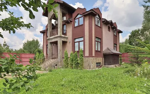 2-этажный коттедж 320 м² с отделкой