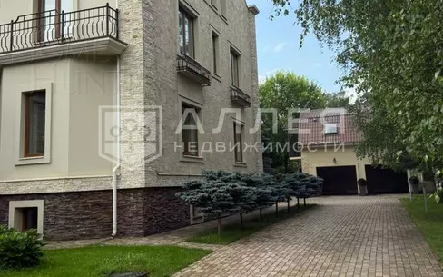 2-этажный коттедж 540 м² с отделкой