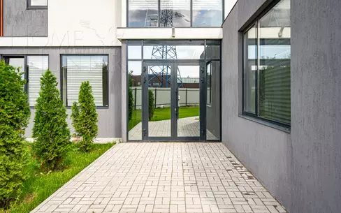 2-этажный коттедж 250 м² с отделкой