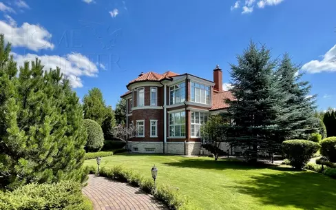 2-этажный коттедж 560 м² с отделкой