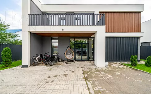 2-этажный коттедж 250 м² с отделкой