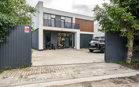2-этажный коттедж 250 м² с отделкой