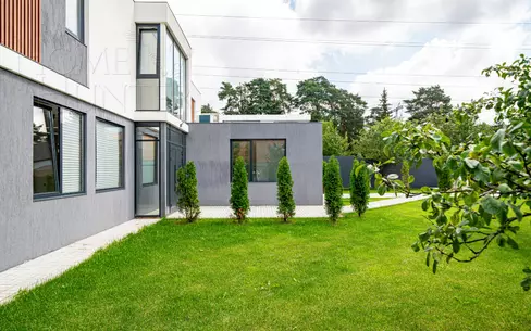 2-этажный коттедж 250 м² с отделкой