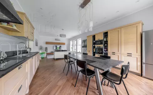 2-этажный коттедж 200 м² с отделкой