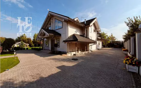 2-этажный коттедж 800 м² с отделкой