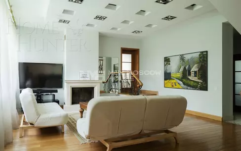 3-этажный коттедж 1 100 м² с отделкой