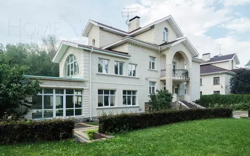 2-этажный коттедж 1 087 м² с отделкой