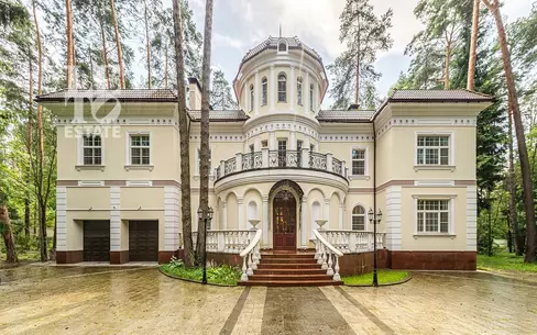 2-этажный коттедж 1 250 м² с отделкой